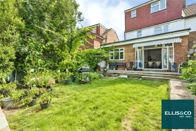 Cheviot Gardens, Cricklewood, NW2, photo 3