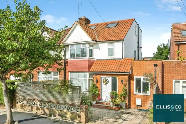 Cheviot Gardens, Cricklewood, NW2, photo 2