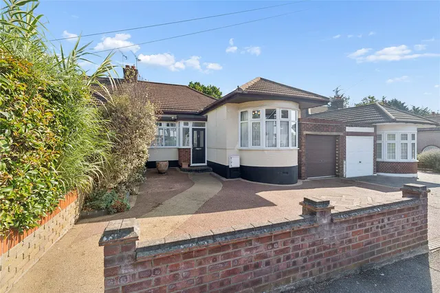 Minster Way, Hornchurch, RM11, photo 1