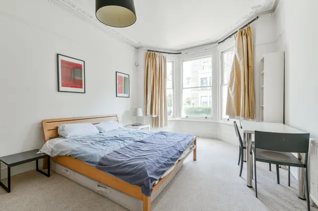 Photo 3 — Raised Ground Floor, 6 Glazbury Road, London