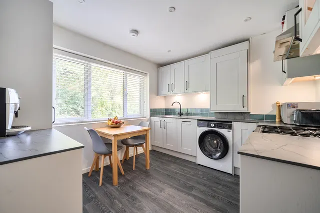 Lloyd Court, Pinner, HA5, photo 2