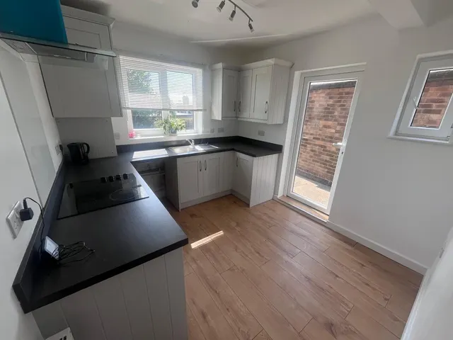 Holmewood Crescent, Nottingham, NG5, photo 3