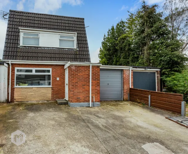 Dalebrook Close, Little Lever, Bolton, BL3 1DQ, photo 1