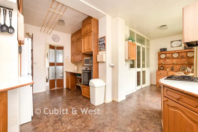 Orchard Way, Reigate, RH2, photo 2