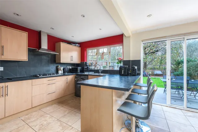 Photo 3 — Oaklea, Ash Vale, Guildford, Surrey, GU12 5HP