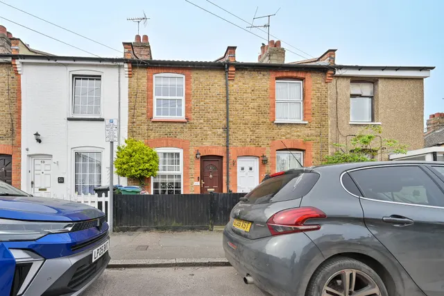 61 Pretoria Road, Watford, photo 1