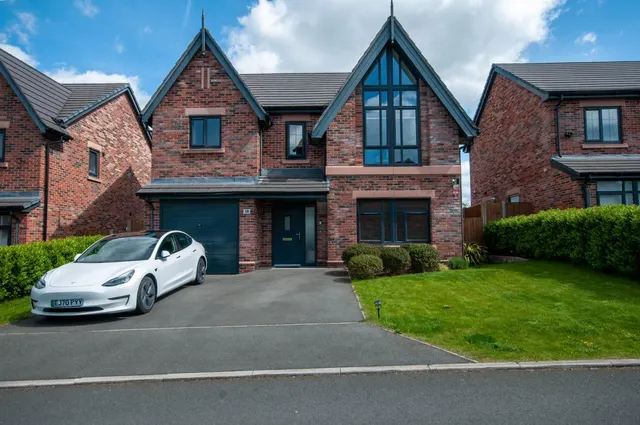 Holcombe Grove, Radcliffe, Manchester, M26 1SE, photo 1