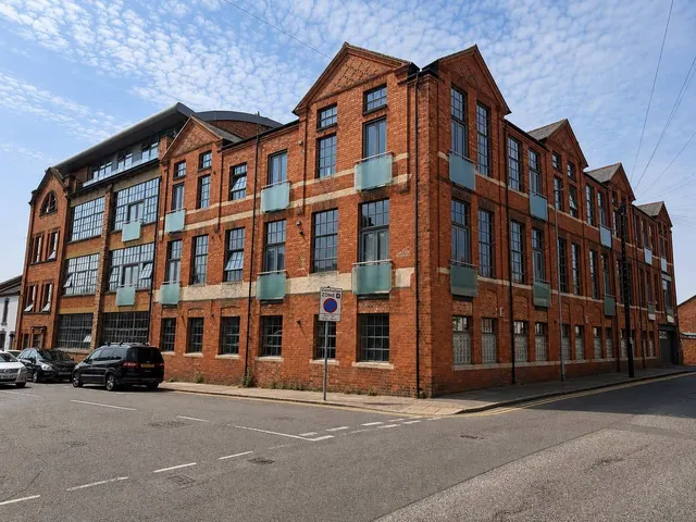 Photo 2 — Grove Road, Northampton, NN1 3LT