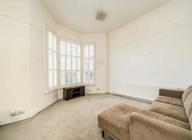 Photo 3 — Cavendish Road, Brondesbury Park, NW6