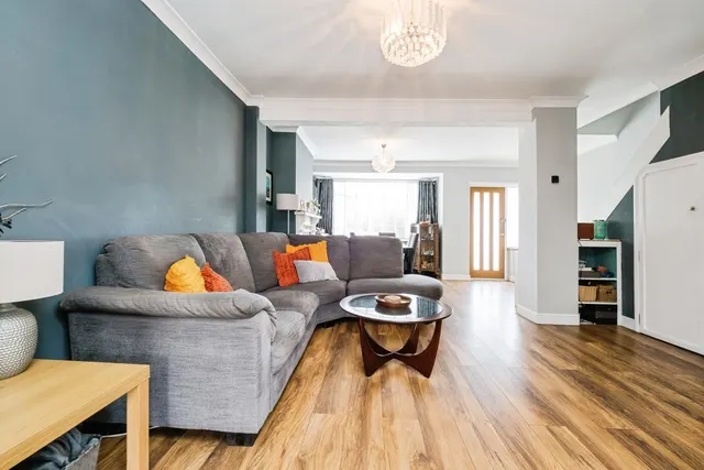 Upper Rainham Road, Hornchurch, RM12, photo 1