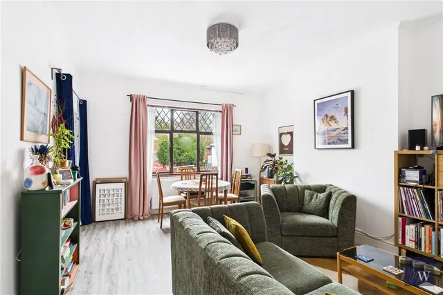 Photo 3 — Becmead Avenue, London, SW16