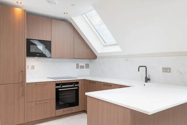 Photo 3 — 88 Riddlesdown Road, Purley CR8 1DD