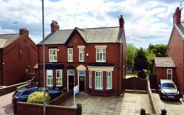 Photo 2 — Dentons Green Lane, Dentons Green