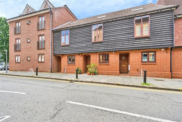 East Lane, Kingston upon Thames, KT1, photo 1