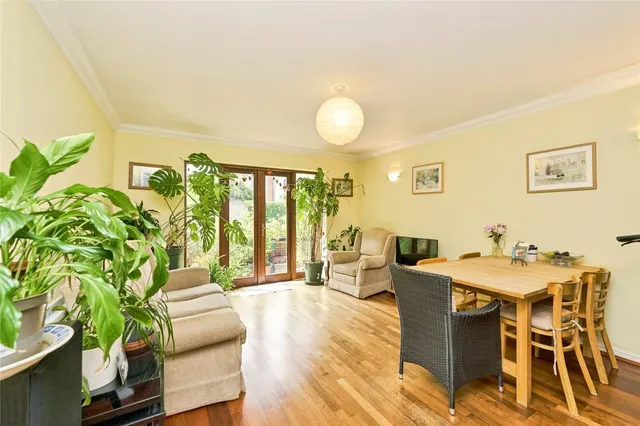 East Lane, Kingston upon Thames, KT1, photo 2