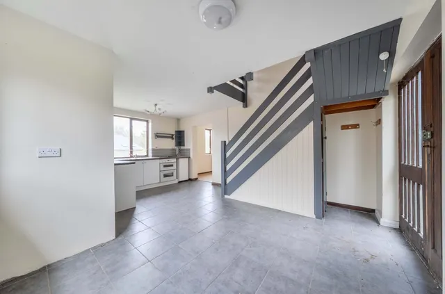 The Granary, Satins Hill Farm, TN17, photo 3