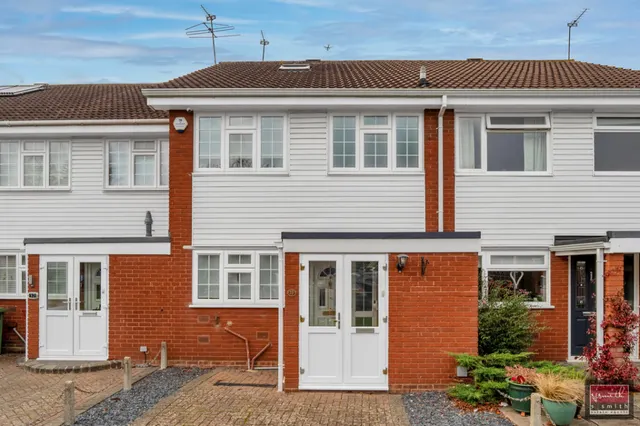 Springfield Road, Ashford, TW15, photo 1