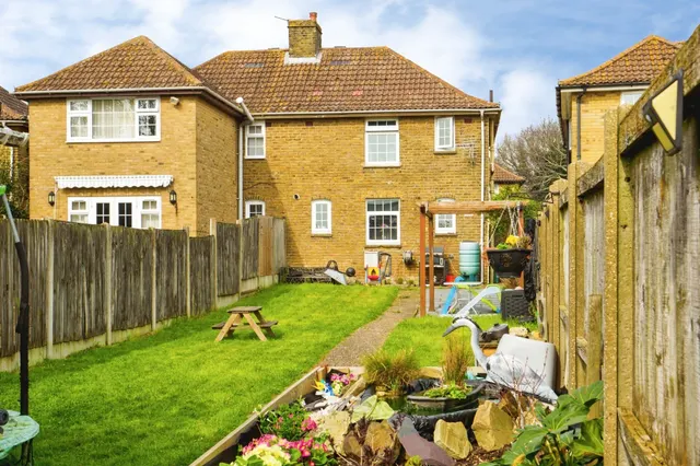 Milner Crescent, Aylesham, Canterbury, photo 1
