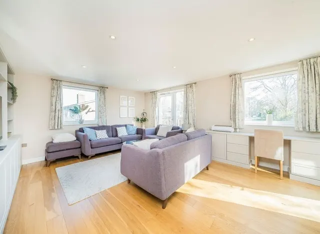 Photo 2 — Lamberts Road, Surbiton, KT5
