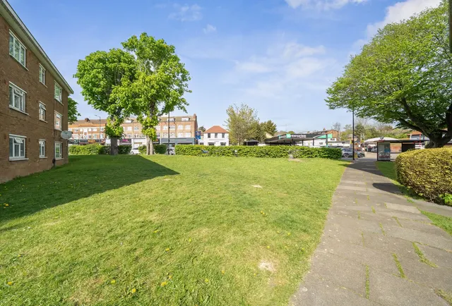 Photo 3 — Pipers Green, London, NW9 8UH