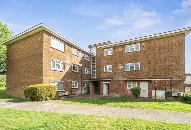 Photo 2 — Pipers Green, London, NW9 8UH