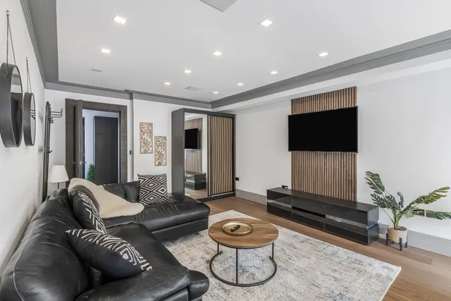 4 bedroom house — St. Pauls Crescent, London, NW1