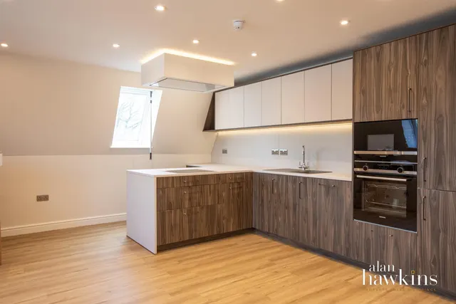Andrews Court, Lyneham, SN15, photo 3