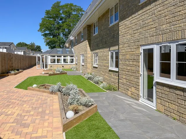 Andrews Court, Lyneham, SN15, photo 2