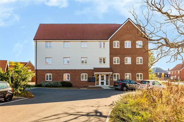 Photo 2 — Baines Place, Runwell, Wickford, SS11