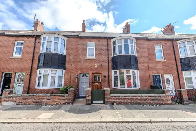 Addycombe Terrace, Heaton, photo 1