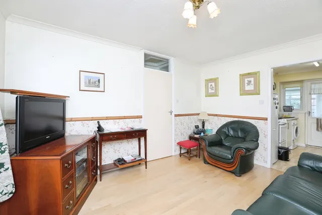 Photo 2 — Walnut Tree Drive, Sittingbourne, ME10