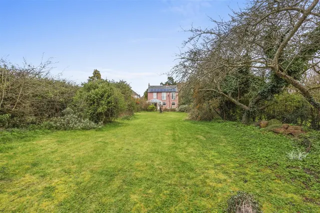 Sheepcote Dell Road, Holmer Green, HP15, photo 3