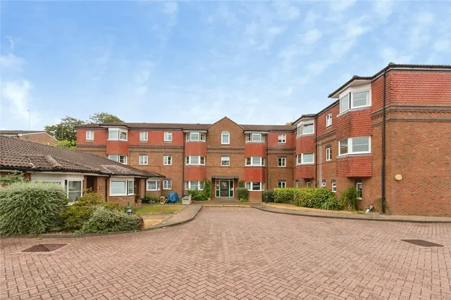 Westdeane Court, Basingstoke, RG21, photo 1