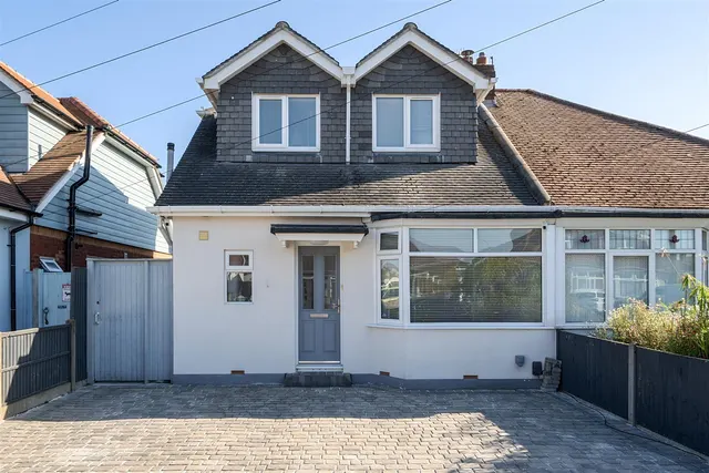 Cooper Grove, Portchester, photo 1
