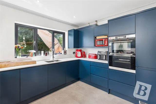 Argyle Gardens, Upminster, RM14, photo 2