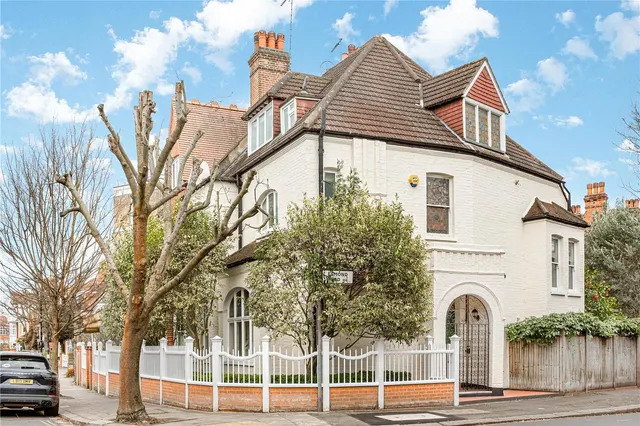 Esmond Road, London, W4, photo 1