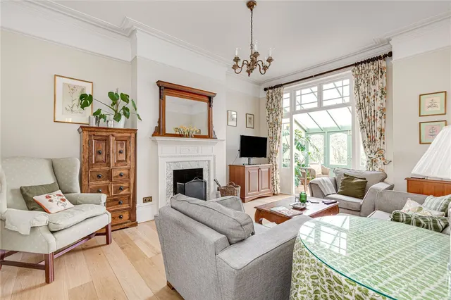 Esmond Road, London, W4, photo 3