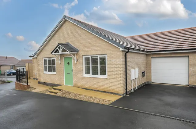 Broadweavers Close, Wincanton, BA9, photo 2