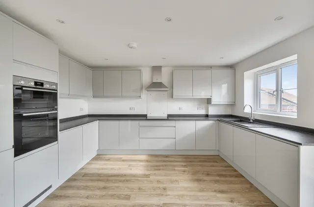 Broadweavers Close, Wincanton, BA9, photo 3