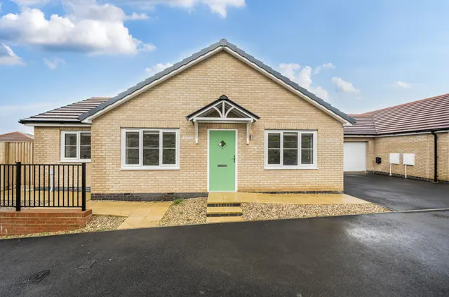 Broadweavers Close, Wincanton, BA9, photo 1