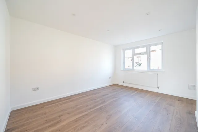 Seymour Gardens, Ruislip, HA4, photo 3