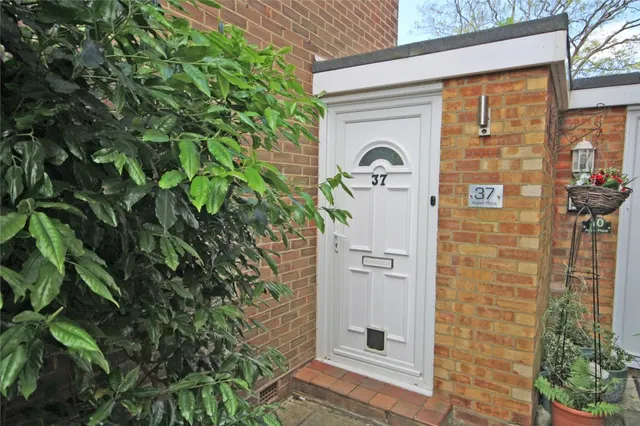 New Milton, Hampshire, photo 2