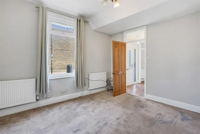 Murray Road, London, W5, photo 3