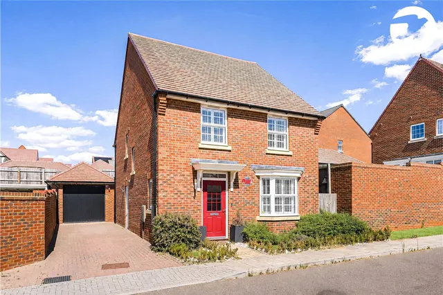 Freeman Close, Castle Hill, DA10, photo 1