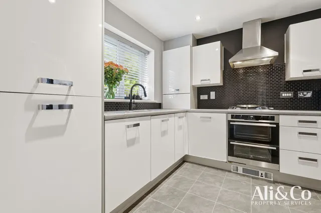 Photo 3 — Culverin Avenue, Grays, Essex, RM16 2BF