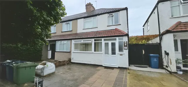 Tudor Gardens, Harrow, HA3, photo 1