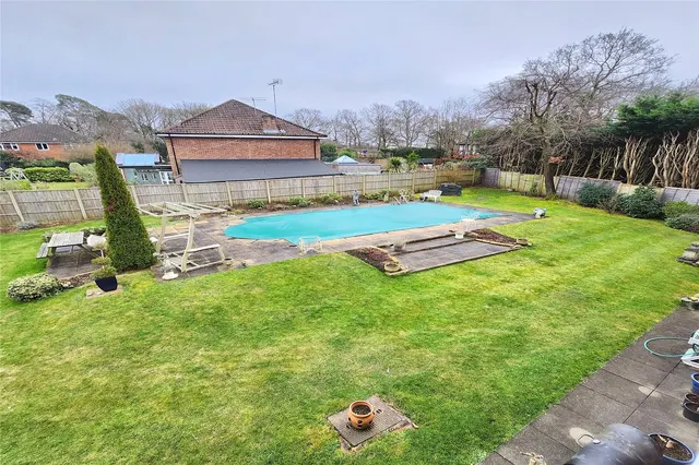 St. Huberts Close, Gerrards Cross Fees Apply, SL9, photo 3