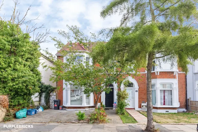 Lansdowne Road, Ilford, IG3, photo 1