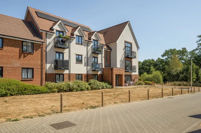 Glover Crescent, Arborfield Green, Reading, Berkshire, RG2 9TU, photo 1
