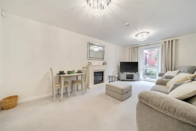 Trinity Street, Fareham, PO16, photo 2